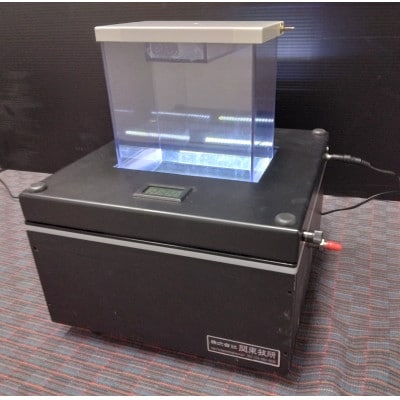 小型卓上霧箱タイプB(ドライアイス生成式) 卓上で自然放射線の飛跡を鑑賞、観測できます。