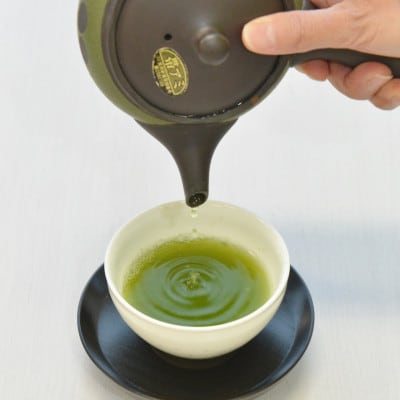天皇杯を受賞した掛川中央茶業で製造した希少な手摘み掛川茶4袋セット