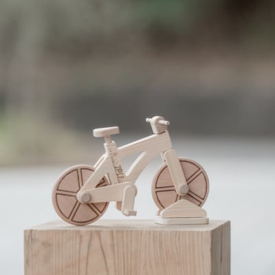 【国産ひのき使用】職人仕上げの木製玩具 IKONIH 木の自転車