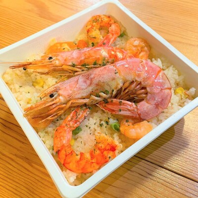 有頭エビが豪快にのった冷凍エビピラフ(400g×4個)