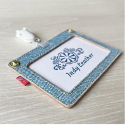 福山デニムとジビエレザーの名札・IDカードケース(ライトブルー)
