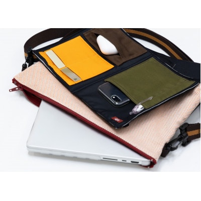 yabu+ サコッシュ赤刺子