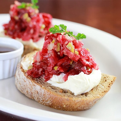 鮮馬刺し桜ユッケ10食セット(益城町)