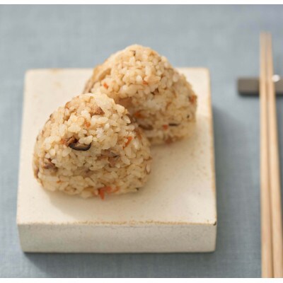 【角煮家こじま】ミニ角煮まん4個(各60g) 角煮めしおにぎり6個入 詰合せ 計10個(島原市)