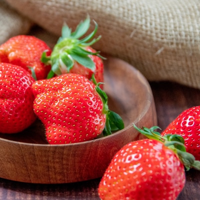 【順次発送中】厳選大粒高級いちご「やよいひめ」2パック(約900g)苺大野屋[2897] 