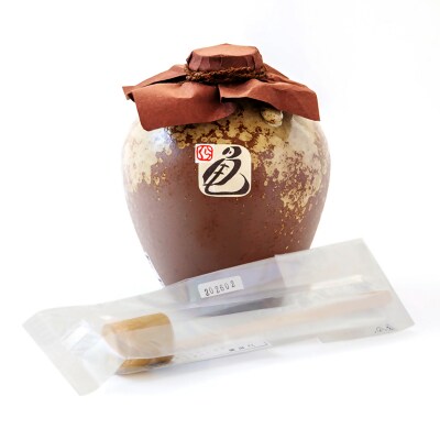 【季節限定焼酎】陶器長期貯蔵芋焼酎「亀」25度岩倉酒造[3152]