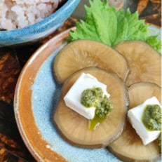 燻製のかぐわしい香りが食欲をそそる、あきた伝統野菜・沼山大根の「パリポリがっこ」3袋セット