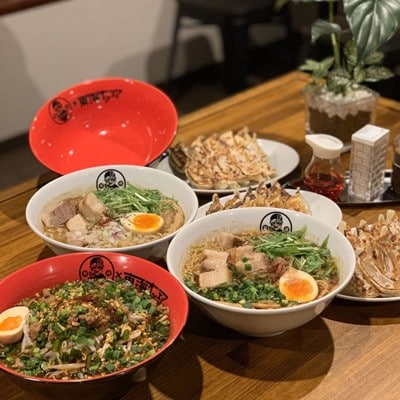 東海オンエアコラボ 赤どんぶり付 東海八丁台湾・キブサチ塩・醤油らーめん・岡崎餃子セット