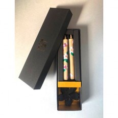 国内産ハゼの実蝋のみ使用＜伝統工芸品　和ろうそく＞手描き絵ろうそく　桜クリスタル(絵入り2本)燭台付 | ふるさと納税のお礼品