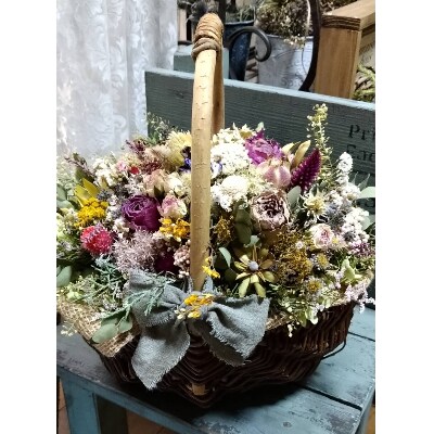ドライフラワーバスケット ブラウン 四季折々の花を詰めて お礼品詳細 ふるさと納税なら さとふる ドライフラワーバスケット ブラウン 四季折々の花を詰めて お礼品詳細 ふるさと納税なら さとふる