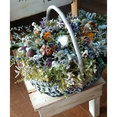 ドライフラワーバスケット グレー 四季折々の花を詰めて お礼品詳細 ふるさと納税なら さとふる ドライフラワーバスケット グレー 四季折々の花を詰めて お礼品詳細 ふるさと納税なら さとふる