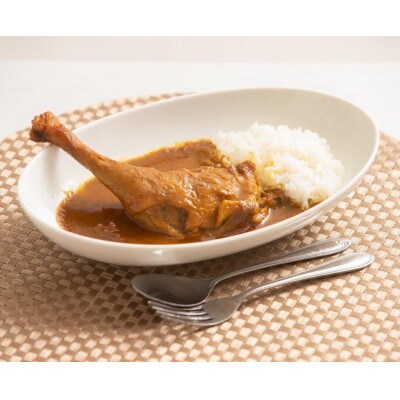【食卓が騒然】骨付きモモ丸ごと1本!ビジュアル系チキンカレー/六ツ美のあの肉カレー辛口(5個セット)