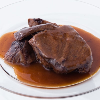 国産牛ほほ肉の赤ワイン煮込み　岡崎八丁味噌風味