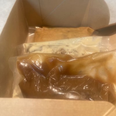 ミヤタ 〜惣菜と牛肉料理〜のハンバーグ・ビーフストロガノフ・国産牛ほほ肉の赤ワイン煮込みセット