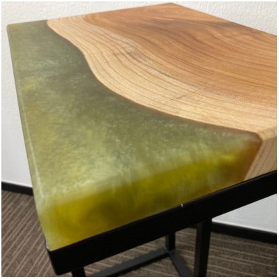 世界に1つだけのウッドレジンサイドテーブル【グリーン:ケヤキ】t001