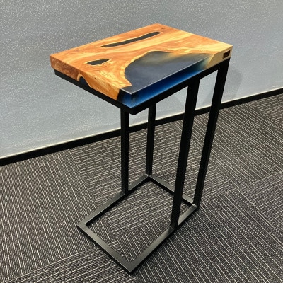 世界に1つだけのウッドレジンサイドテーブル【ブルー:貝塚伊吹】t009