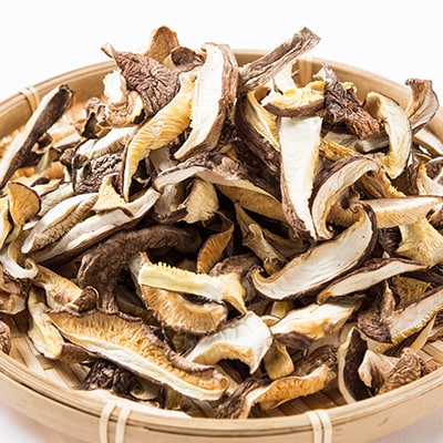 北海道産　原木栽培しいたけ　乾燥スライス椎茸　50g×6袋