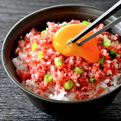 北の生とろ牛フレーク 200g 牛トロ丼10杯分 とろける牛肉の旨み 手間なし解凍不要 北海道