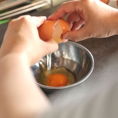 スズキのたまご 地養卵 MS～L 30個 新鮮 卵 たまご 鶏卵 生卵 地養卵 赤たまご