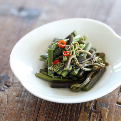 永成食品 山形県産 わらびの醤油漬け 250g×1袋 ピリ辛 ごはんが進む お酒のつまみ お弁当にも