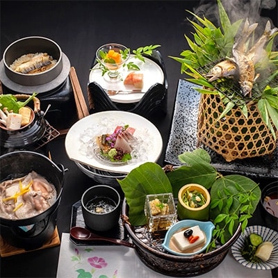 割烹旅館大進館 旬の味覚会席と露天風呂付客室[竹の間]の平日宿泊券(ペア1泊2食)