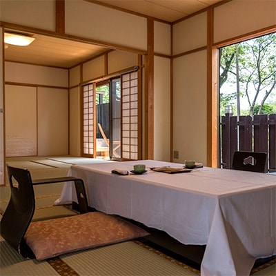 割烹旅館大進館 旬の味覚会席と露天風呂付客室[桜の間]の平日宿泊券(ペア1泊2食)
