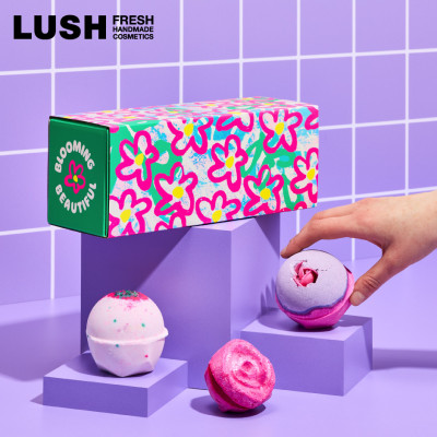 LUSHブルーミング ビューティフル ギフト　3種のバスギフト