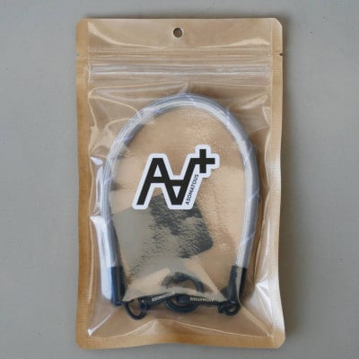 loops(グレー)普段使いのスマホ、キャンプや登山などのアウトドアでも大活躍のマルチストラップ