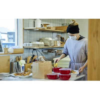 お惣菜屋さんの手作り 特製焼豚 約700g×1本 カット済