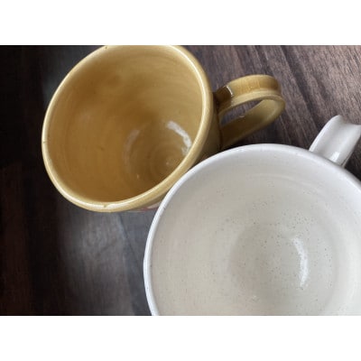 【陶器】猫柄マグカップ　ペア　(黄×1点、白×1点)