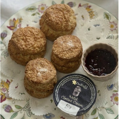 本場英国の贅沢アフタヌーンティーセット(スコーン・焼き菓子2種・ジャム・クロテッドクリームのセット)