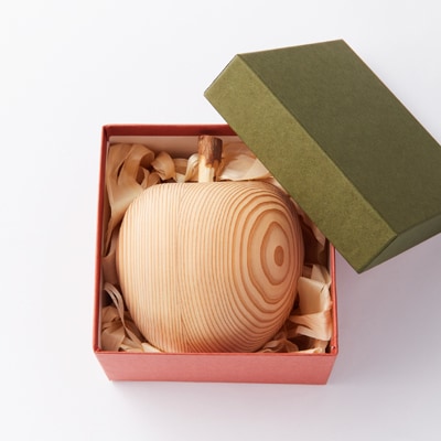 吉野杉　癒しのリンゴ　1個