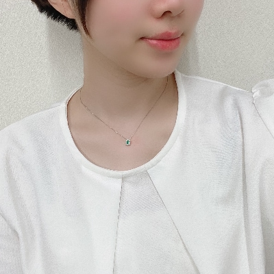 プラチナ エメラルド 0.11カラット ペンダント