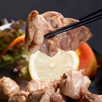 完全放し飼い地鶏　彩の国地鶏タマシャモ　「サイコロステーキ」2パック