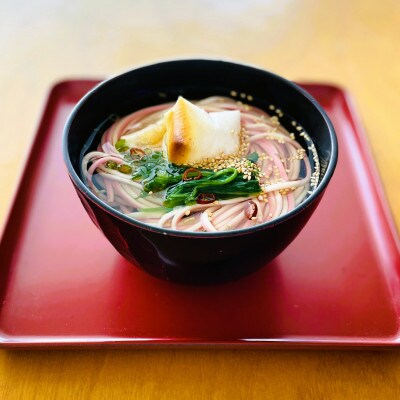 富山県砺波市　180年の技法を伝承した手延べ紅白うどん　柿里商店「縁のむすび8袋入つゆ付」意匠登録済