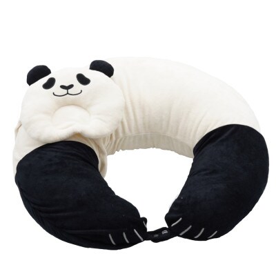 良浜がぎゅっと抱きしめるクッション