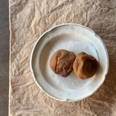 自然に近い環境で育った紀州南高梅|無添加|梅と塩だけの昔ながらの梅干し|栽培期間中、農薬・肥料不使用