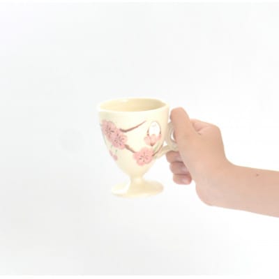 宇治笠取焼　シマエナガの小ぶりな脚付き陶器カップ