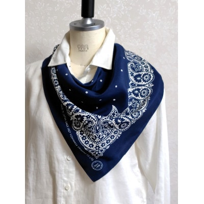浜ちりめんシルク100%の洗濯機でも洗えるシルクスカーフ(70×70)Navy-ペイズリー柄