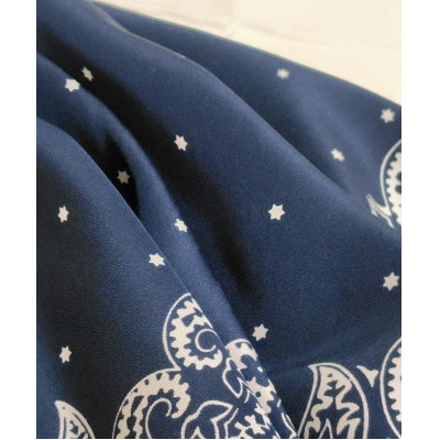浜ちりめんシルク100%の洗濯機でも洗えるシルクスカーフ(70×70)Navy-ペイズリー柄