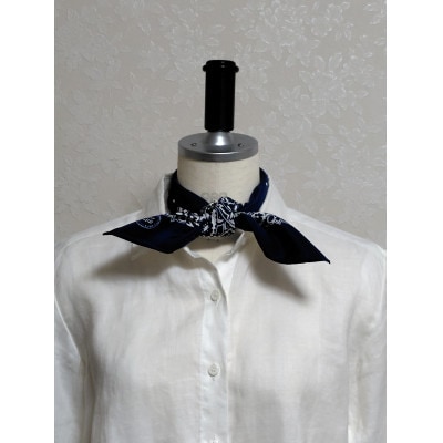 浜ちりめんシルク100%の洗濯機でも洗えるシルクスカーフ(53×53)Navy-ペイズリー柄