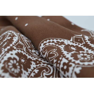 浜ちりめんシルク100%の洗濯機でも洗えるシルクスカーフ(53×53)Brown-ペイズリー柄