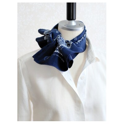 浜ちりめんシルク100%の洗濯機でも洗えるシルクスカーフ(70×70)Navy-クロス柄