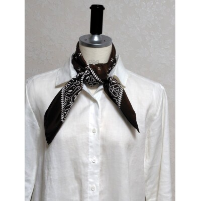 浜ちりめんシルク100%の洗濯機でも洗えるシルクスカーフ(70×70)BROWN-クロス柄