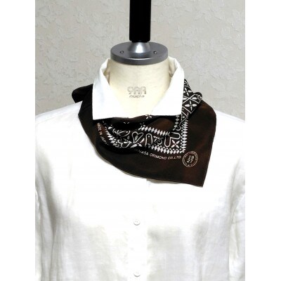 浜ちりめんシルク100%の洗濯機でも洗えるシルクスカーフ(53×53)BROWN-クロス柄