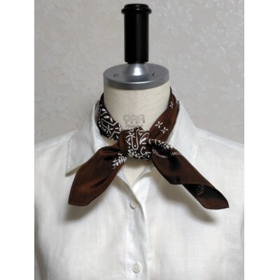 浜ちりめんシルク100%の洗濯機でも洗えるシルクスカーフ(53×53)BROWN-クロス柄