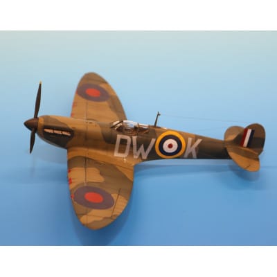 イギリス空軍の主力戦闘機　スピットファイアMk.1(スケールモデル完成品)