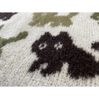 ジャガード編みの猫柄ブランケット　オフホワイト