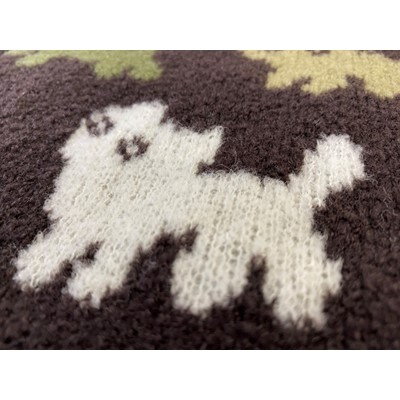 ジャガード編みの猫柄ブランケット　ブラウン