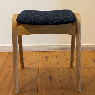 ラビーダオリジナルスツール　ブルーベリー(濃紫系)/ナラ材